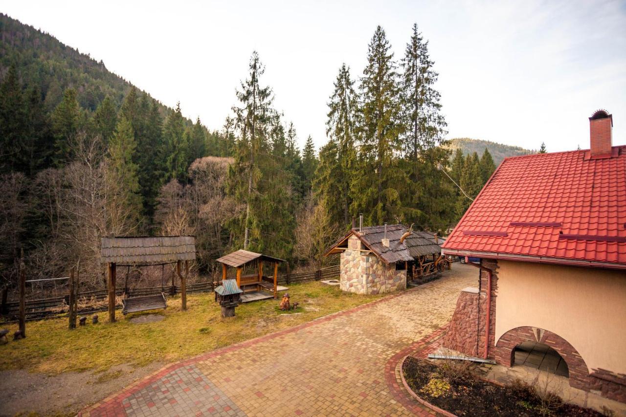 Smerekova Hata Yablunytsya Luaran gambar
